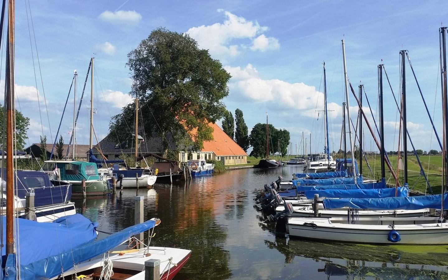 Groepsaccommodatie Fries En Fruitig Nijhuizum Exterior photo